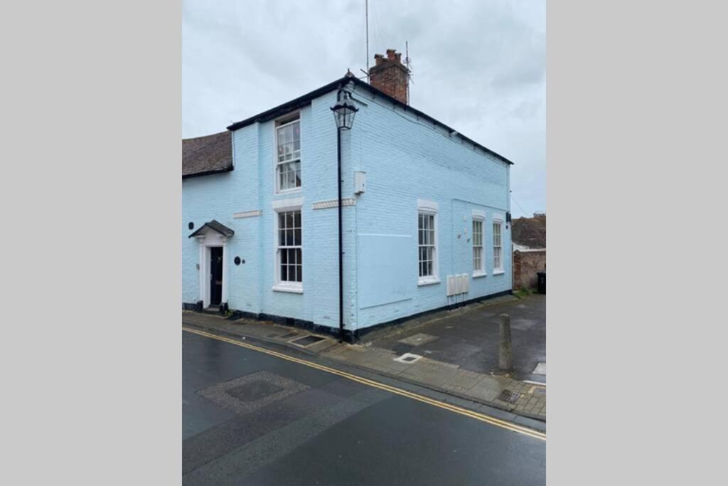 City Centre Entire Studio Apartment Chichester Exterior photo